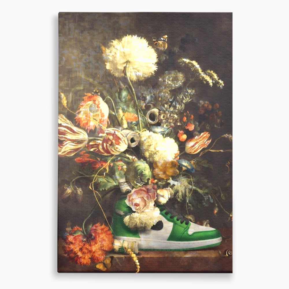 Tablou canvas cu tablou canvas cu pantof sport si flori, fara rama, pe sasiu de lemn